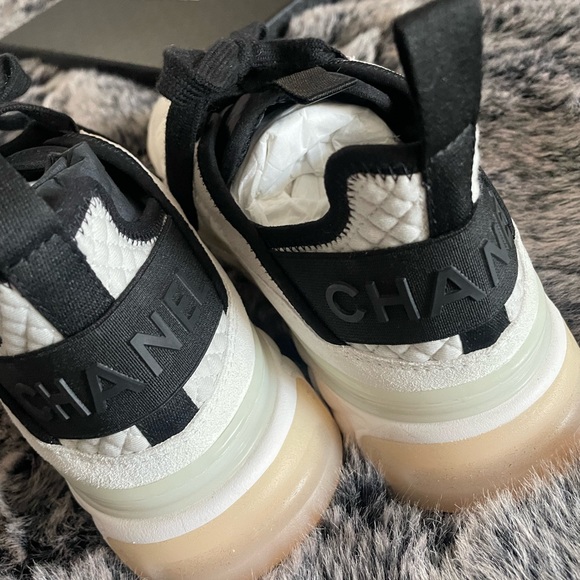 (SOLD)Chanel classic sport shoes/size39 - Picture 3 of 4